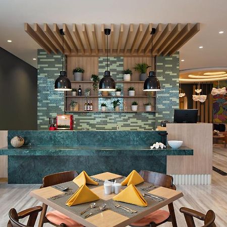 Maxonehotels At Kota Harapan Indah-Bekasi Eksteriør bilde