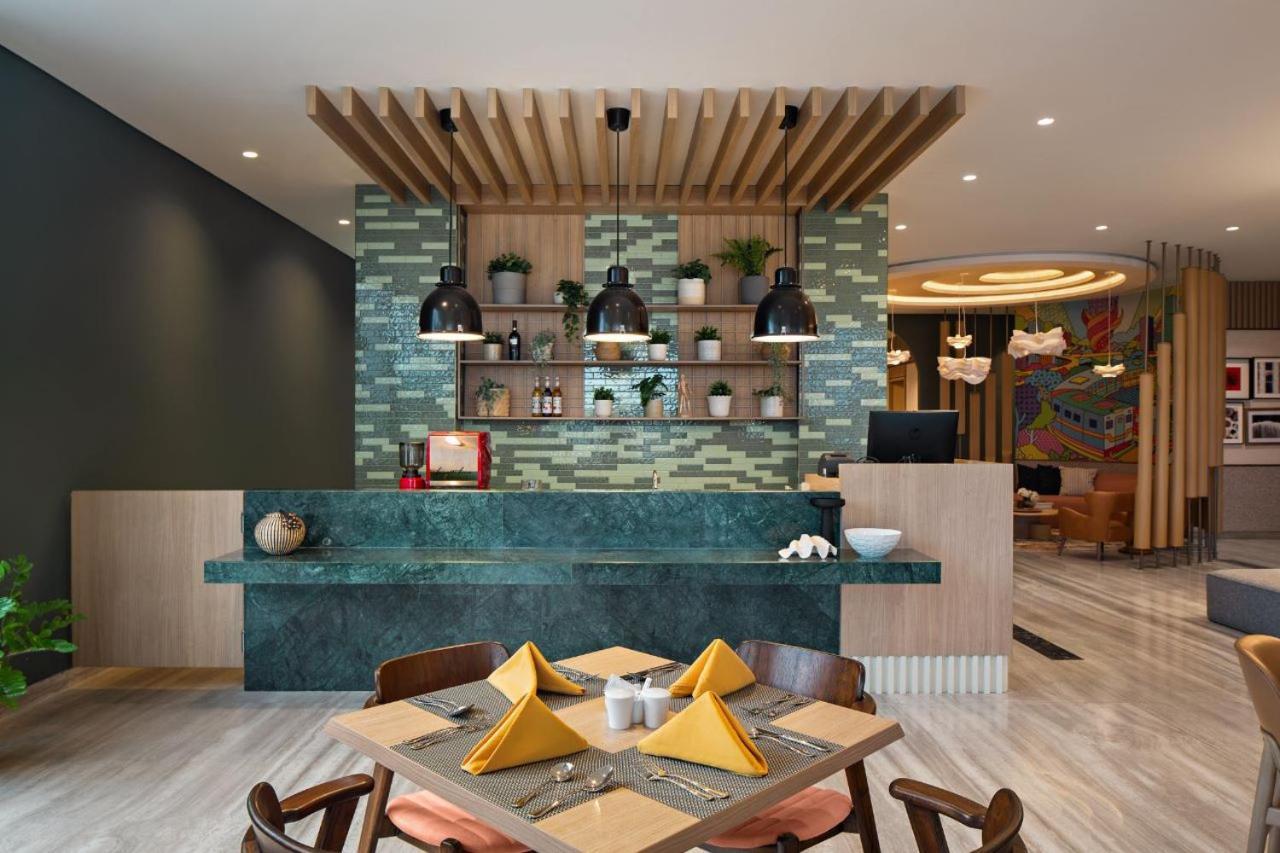 Maxonehotels At Kota Harapan Indah-Bekasi Eksteriør bilde