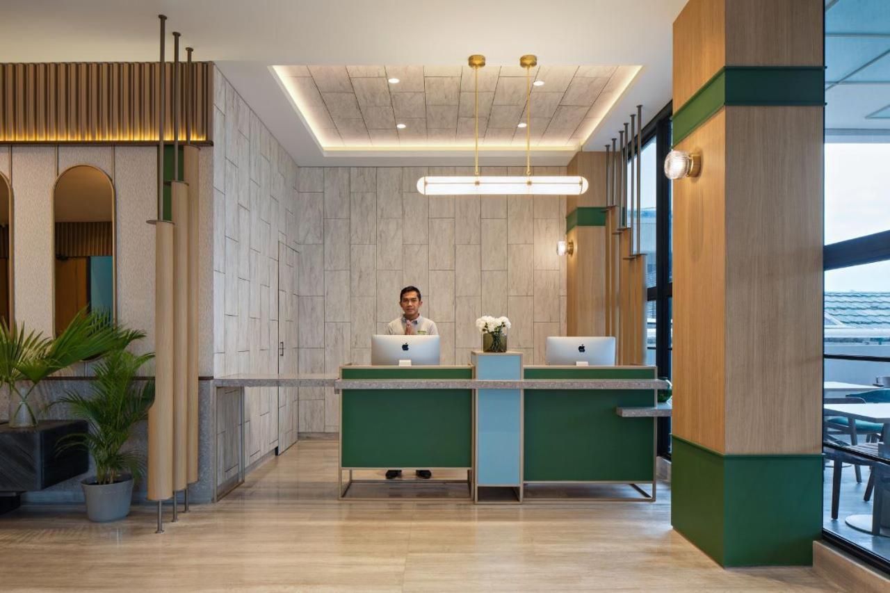 Maxonehotels At Kota Harapan Indah-Bekasi Eksteriør bilde