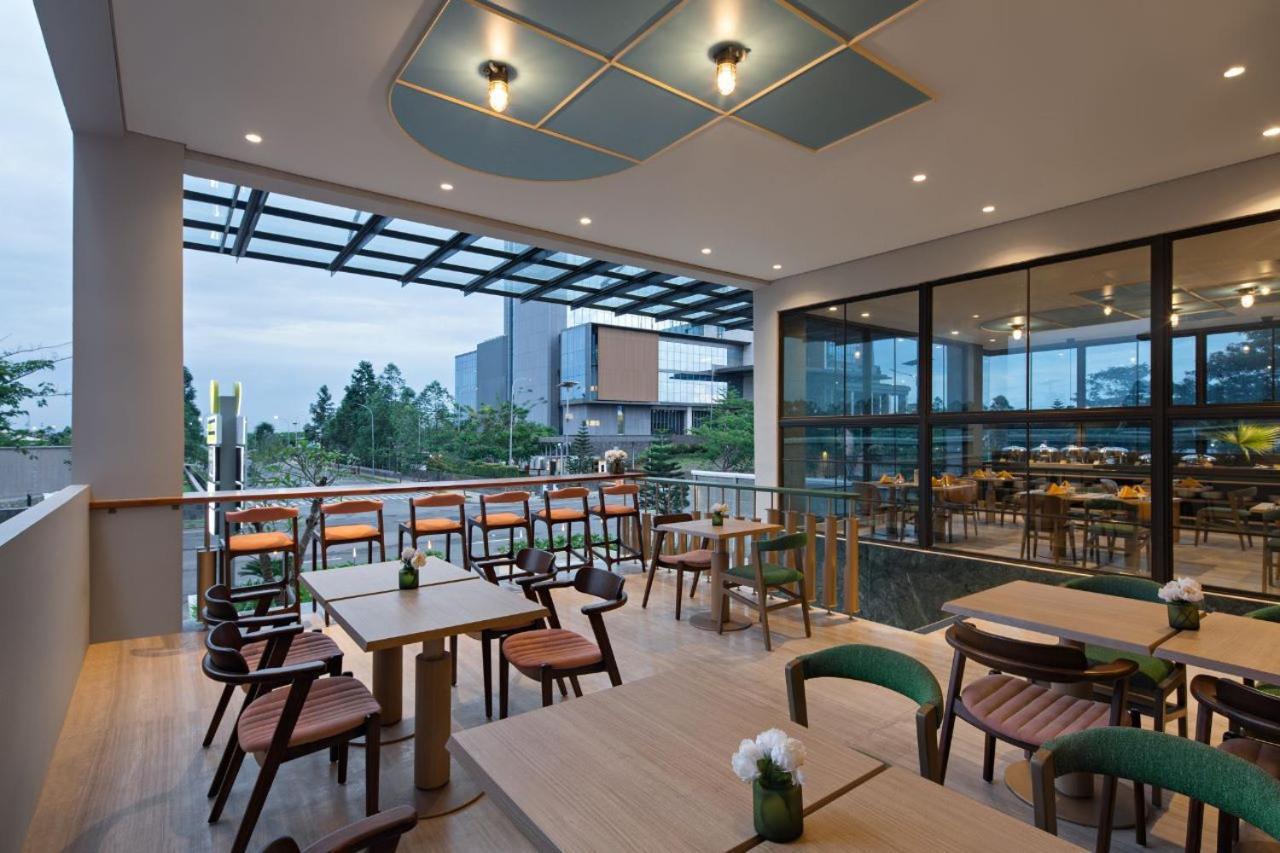 Maxonehotels At Kota Harapan Indah-Bekasi Eksteriør bilde