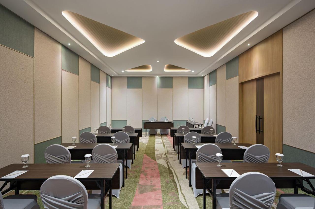 Maxonehotels At Kota Harapan Indah-Bekasi Eksteriør bilde