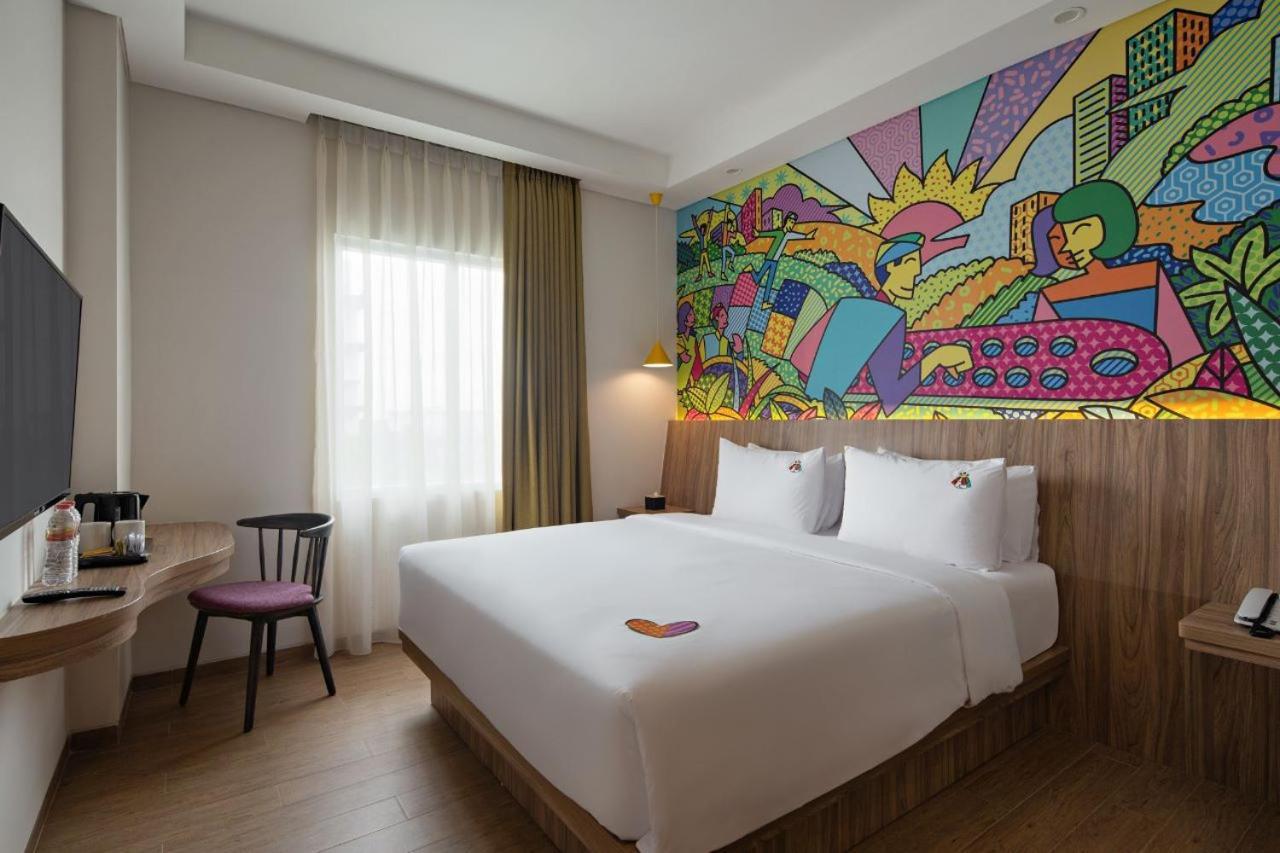 Maxonehotels At Kota Harapan Indah-Bekasi Eksteriør bilde